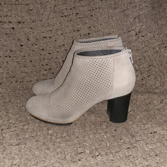 CAMPER-Myriam-Laser Cut Ankle Booties-Tan Perforated Leather-Sz 35-Excellent - Picture 2 of 7